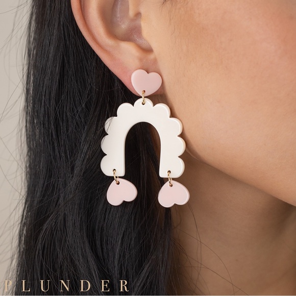 NEW Jules Heart Earrings Plunder - Picture 2 of 6